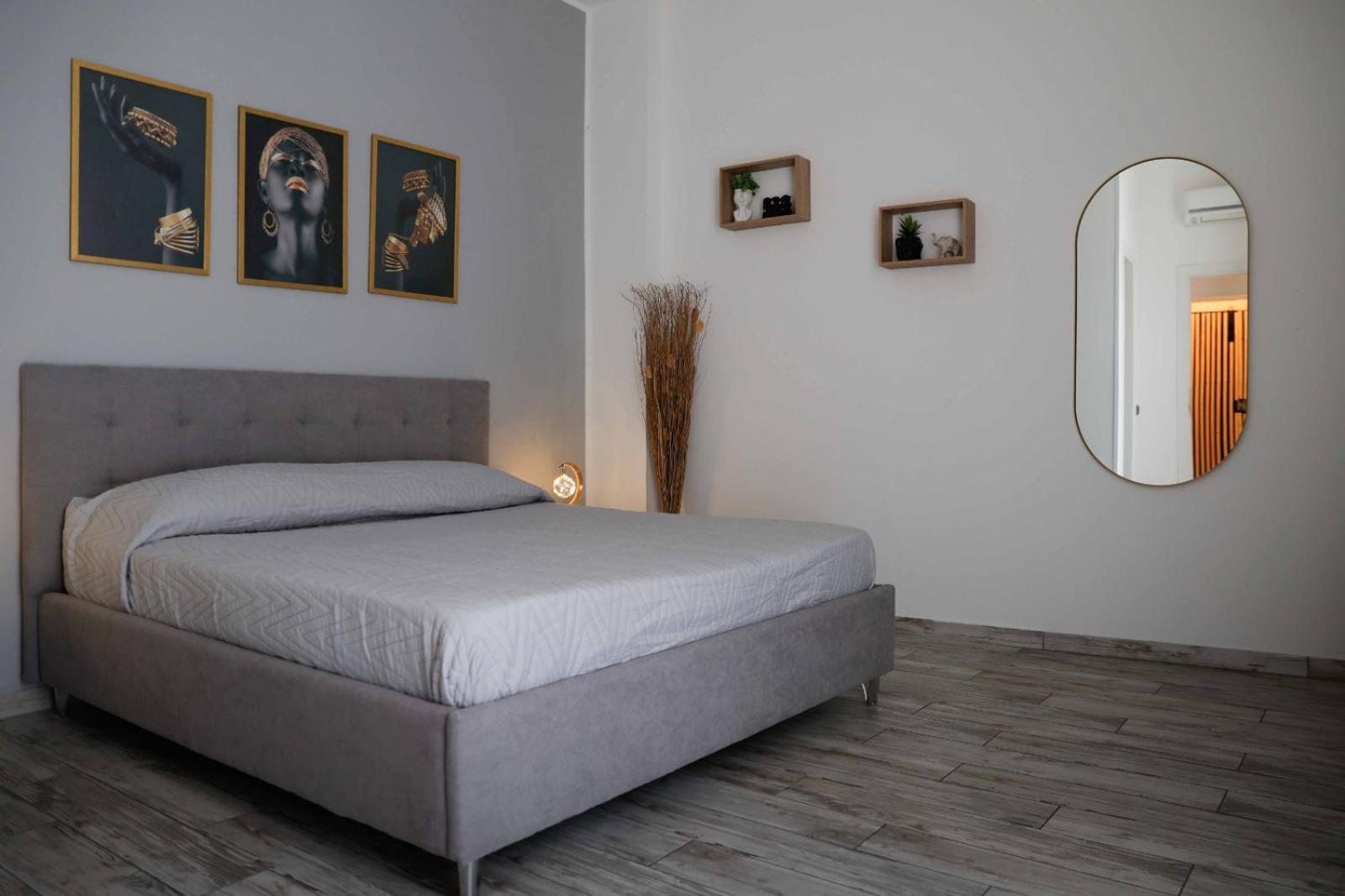 Stay In The Heart Of Salerno - Near The Duomo "La Finestra Sul Borgo" ภายนอก รูปภาพ