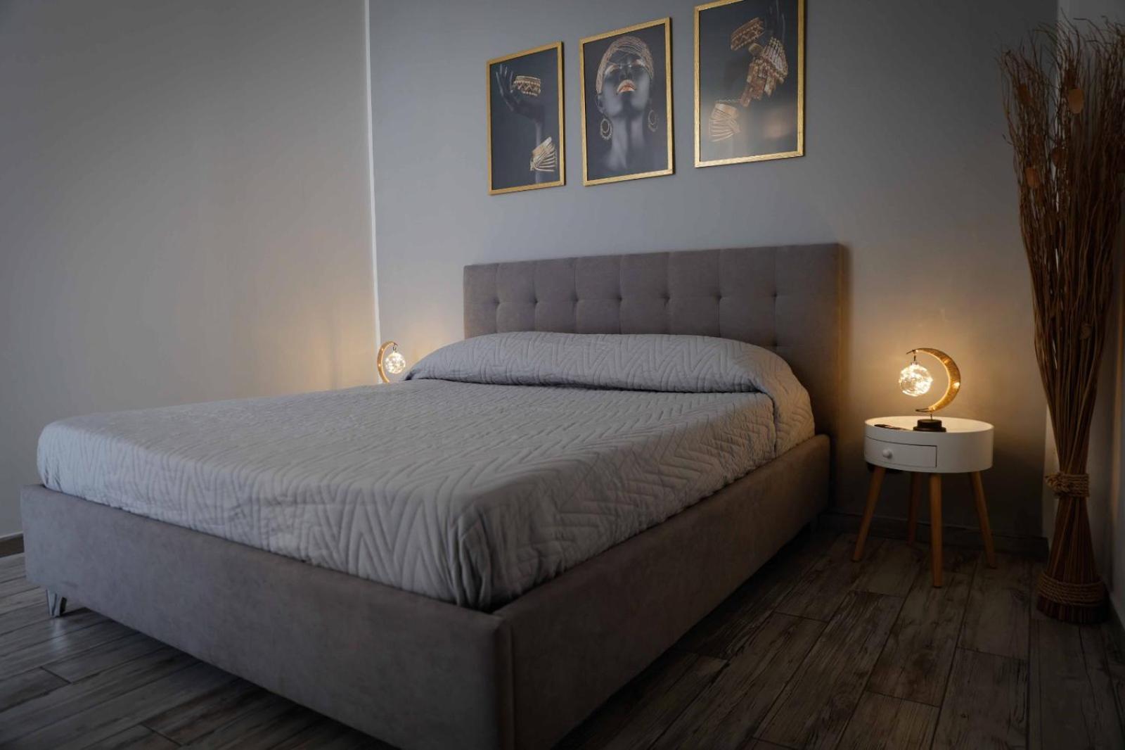 Stay In The Heart Of Salerno - Near The Duomo "La Finestra Sul Borgo" ภายนอก รูปภาพ