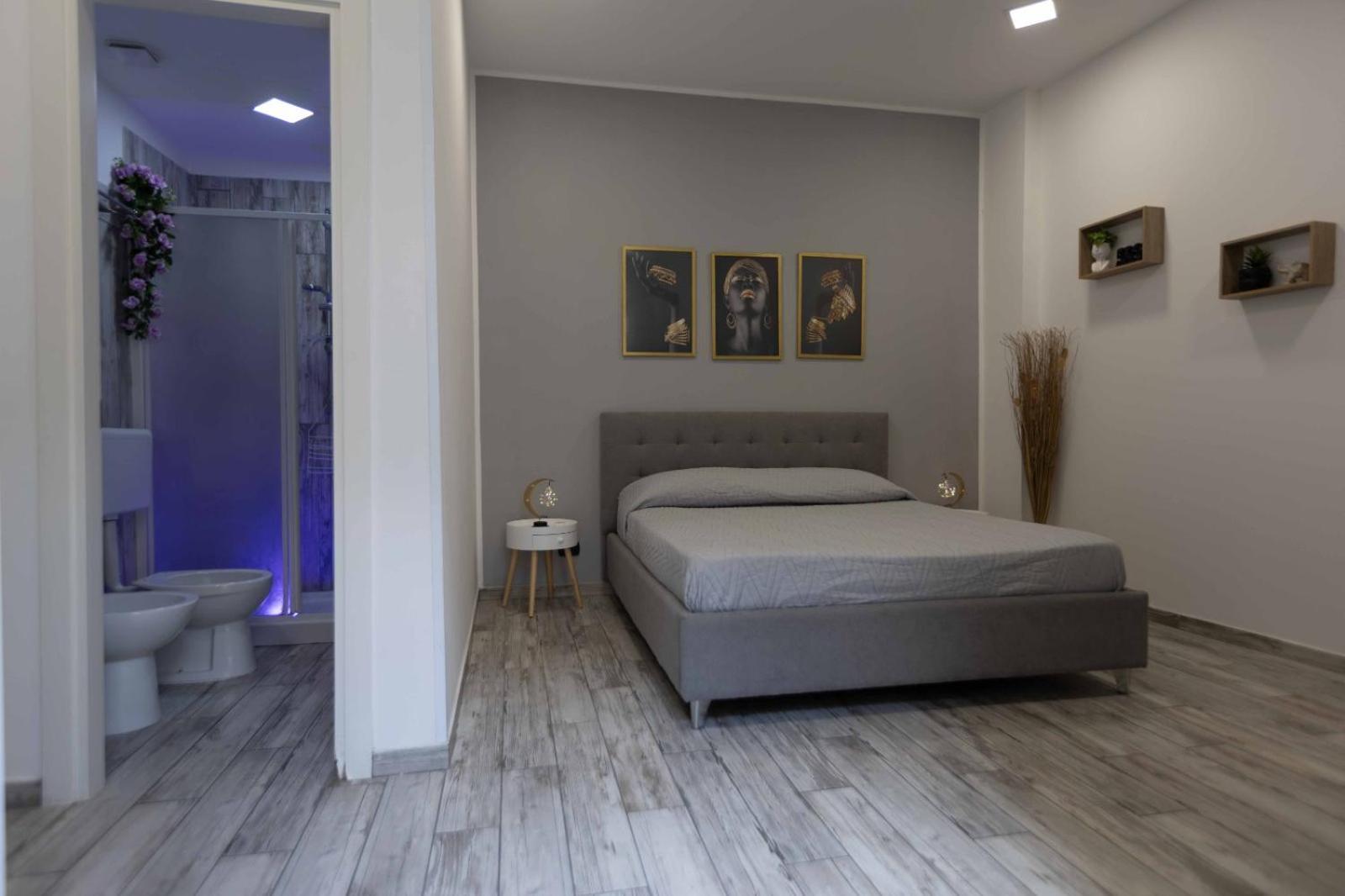 Stay In The Heart Of Salerno - Near The Duomo "La Finestra Sul Borgo" ภายนอก รูปภาพ